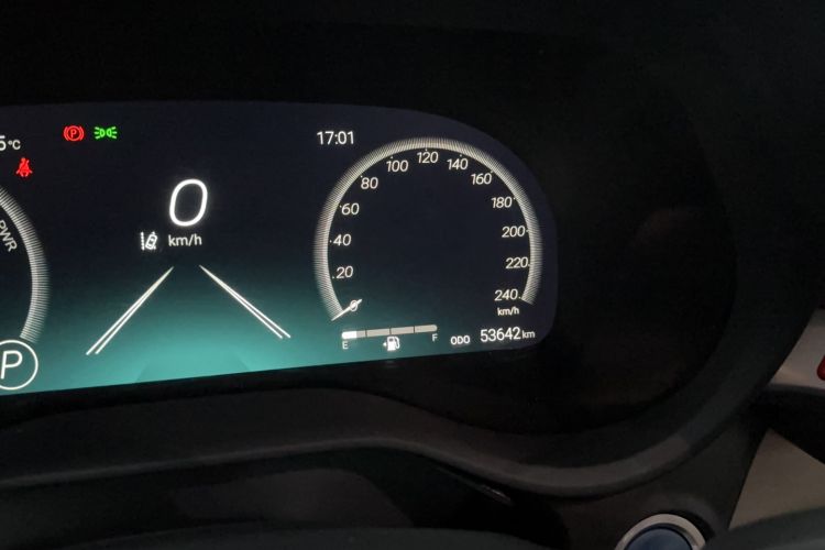Used Toyota SIENNA 2021 2.5L Hybrid Ultimate Edition Odometer Close Up