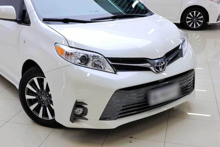 Used Toyota SIENNA  Exterior 10