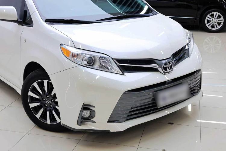 Used Toyota SIENNA  Exterior 10