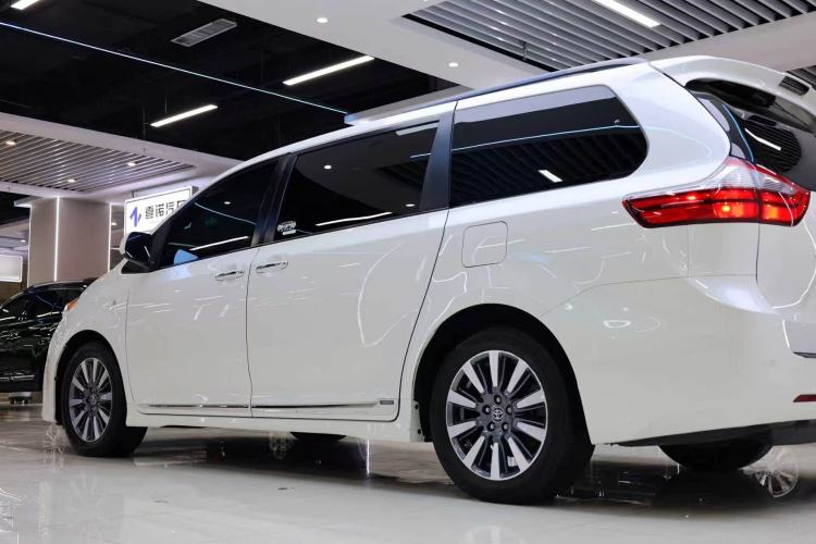 Used Toyota SIENNA  Exterior 11