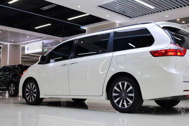 Used Toyota SIENNA  Exterior 11