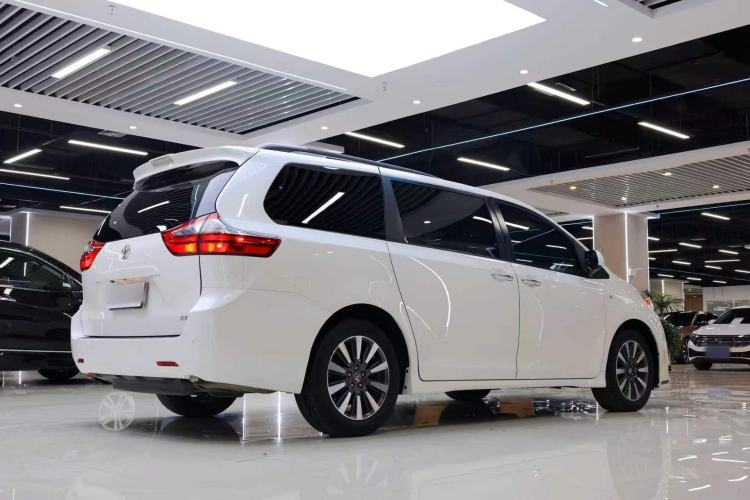 Used Toyota SIENNA  Exterior 13