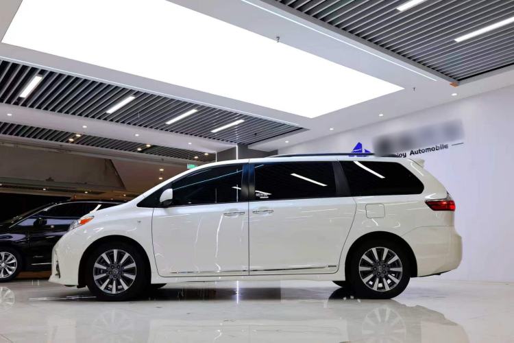 Used Toyota SIENNA  Exterior 2