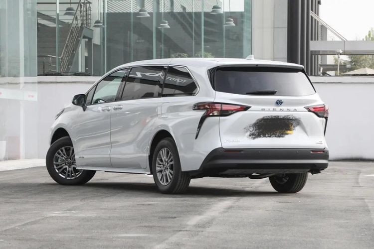 Used Toyota SIENNA 2023 2.5L Hybrid Comfort Edition Exterior 3