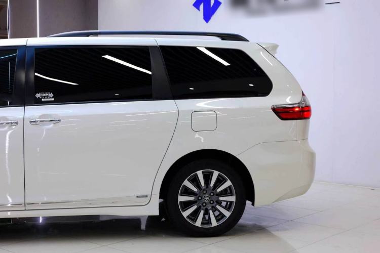 Used Toyota SIENNA  Exterior 3