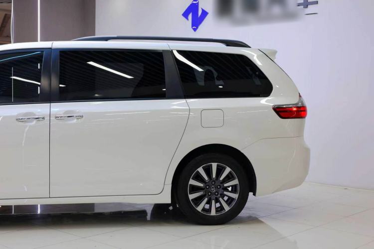 Used Toyota SIENNA  Exterior 3
