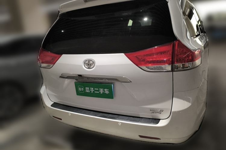 Used Toyota SIENNA  Exterior 4