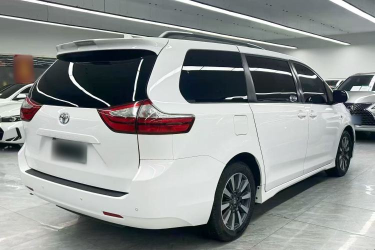 Used Toyota SIENNA  Exterior 5