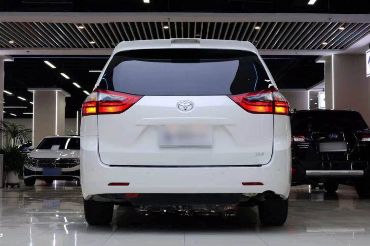 Used Toyota SIENNA  Exterior 6