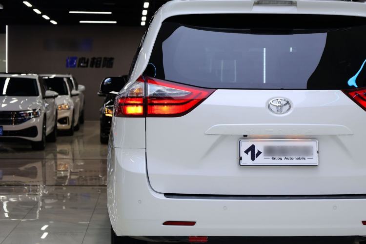 Used Toyota SIENNA  Exterior 7