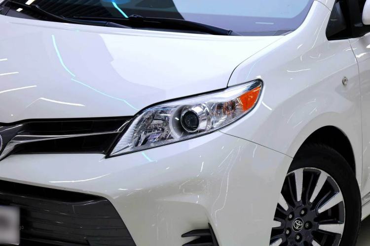 Used Toyota SIENNA  Exterior 9
