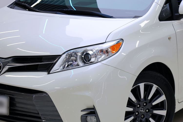 Used Toyota SIENNA  Exterior 9