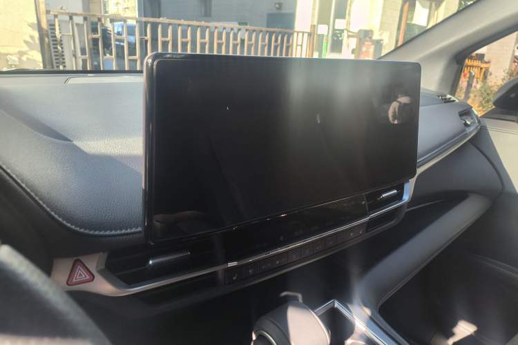 Used Toyota SIENNA 2024 2.5L Hybrid Four-Wheel Drive Prestige Edition Interior 1