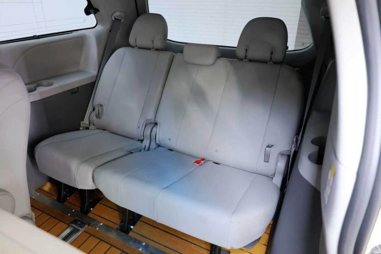 Used Toyota SIENNA  Interior 11