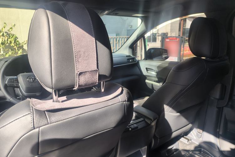 Used Toyota SIENNA 2024 2.5L Hybrid Four-Wheel Drive Prestige Edition Interior 11