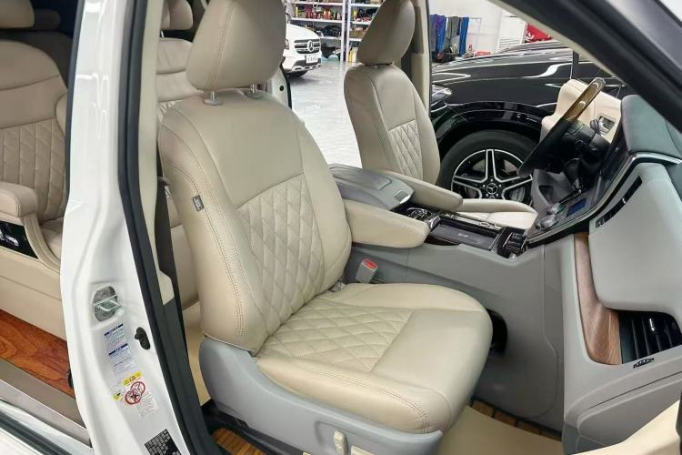 Used Toyota SIENNA  Interior 11
