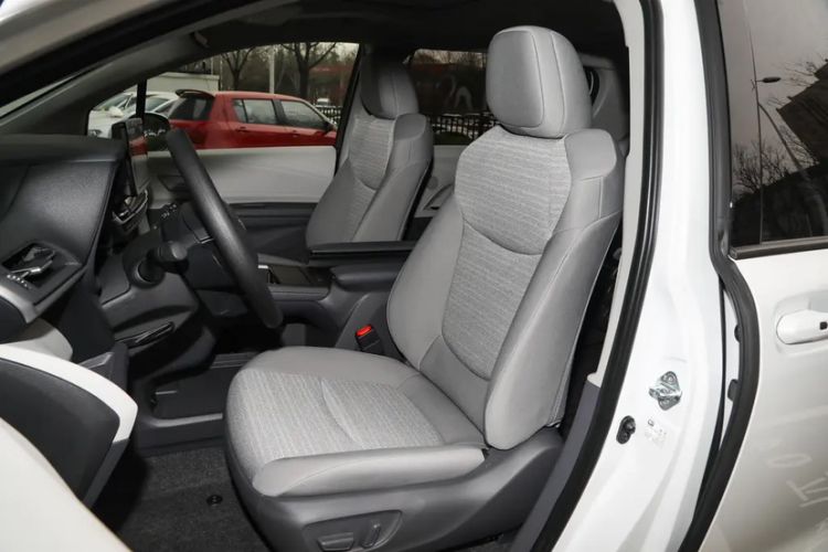 Used Toyota SIENNA 2023 2.5L Hybrid Comfort Edition Interior 3