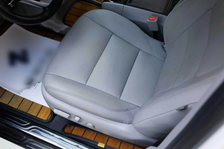 Used Toyota SIENNA  Interior 7