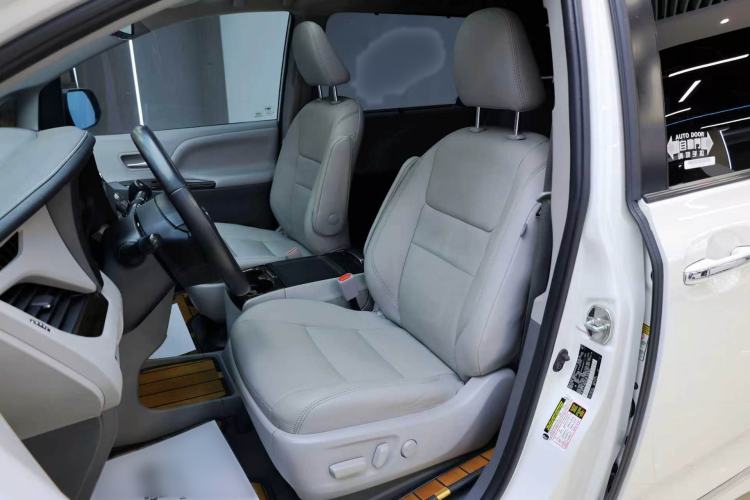 Used Toyota SIENNA  Left Front Seat