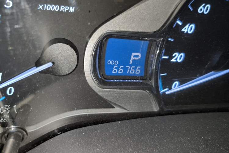 Used Toyota SIENNA  Odometer Close Up