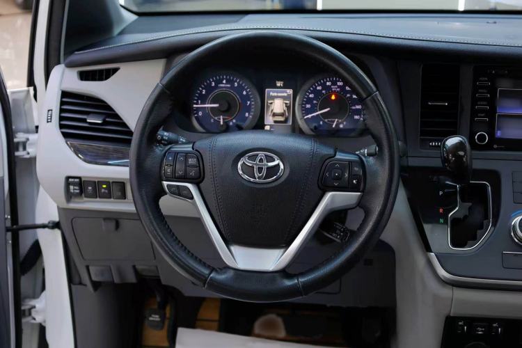 Used Toyota SIENNA  Steering Wheel