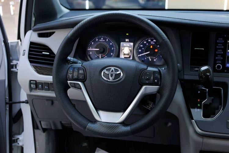 Used Toyota SIENNA  Steering Wheel