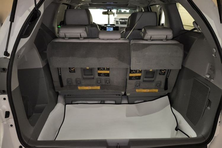 Used Toyota SIENNA  Trunk