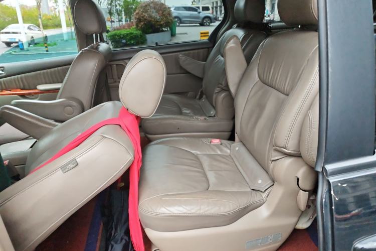 Used Toyota SIENNA 2005 3.3 XLE Left Rear Seat