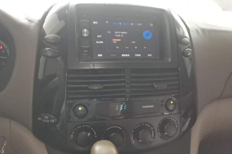 Used Toyota SIENNA 2005 3.3 XLE Audio And AC Panel