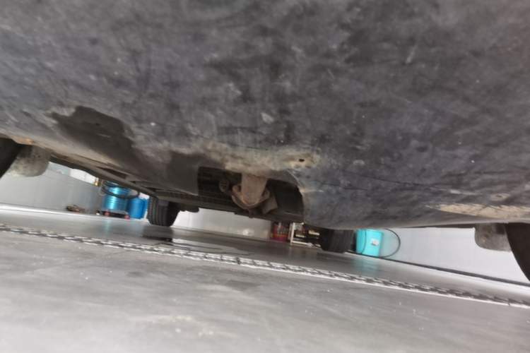Used Toyota SIENNA 2005 3.3 XLE Chassis Front