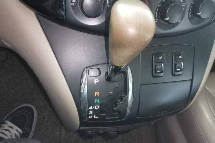 Used Toyota SIENNA 2005 3.3 XLE Gear Lever