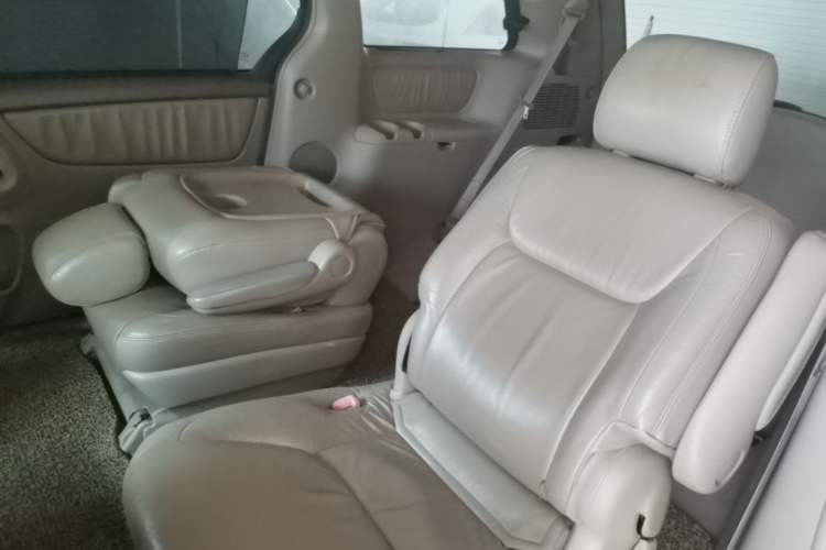 Used Toyota SIENNA 2005 3.3 XLE Left Rear Seat