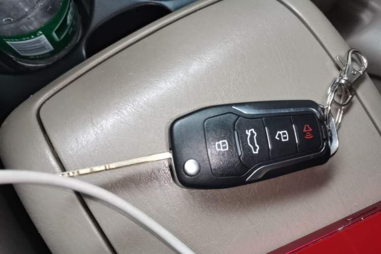 Used Toyota SIENNA 2005 3.3 XLE Vehicle Key