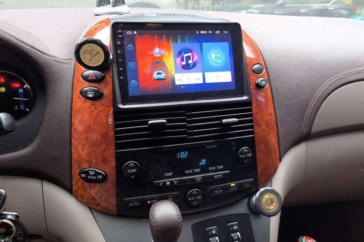 Used Toyota SIENNA  Audio And AC Panel