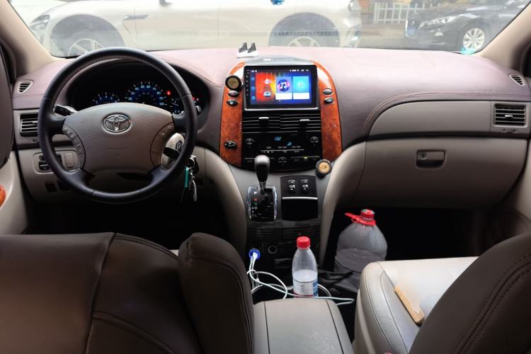 Used Toyota SIENNA  Center Console