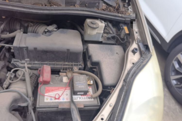 Used Toyota SIENNA  Engine Bay Left