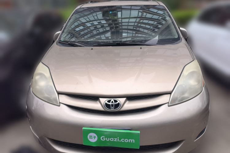 Used Toyota SIENNA  Front