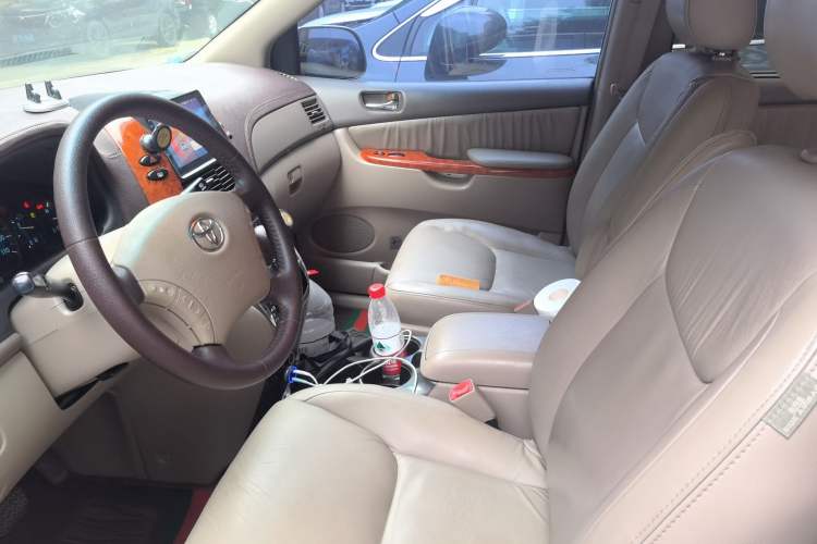 Used Toyota SIENNA  Left Front Seat