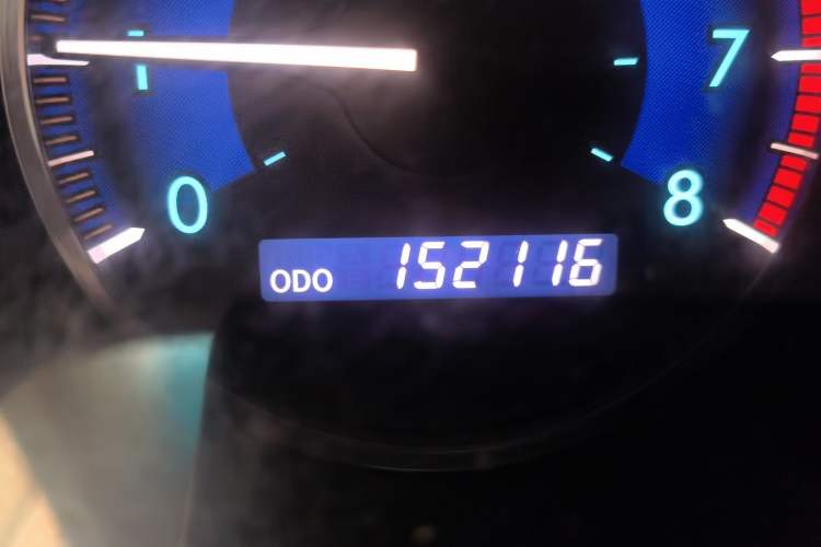 Used Toyota SIENNA  Odometer Close Up
