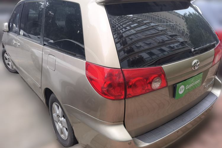 Used Toyota SIENNA  Rear Left 45 Deg