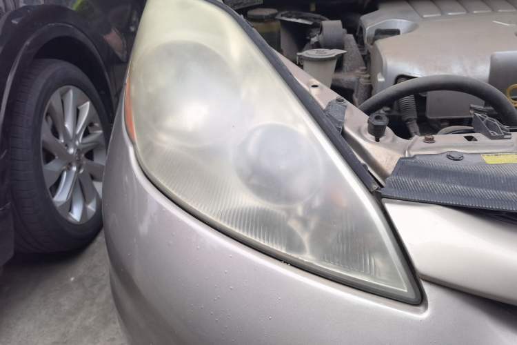 Used Toyota SIENNA  Right Front Headlight