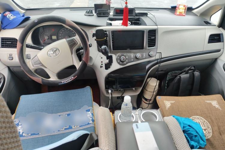 Used Toyota SIENNA 2011 2.7L Two-Wheel-Drive Automatic Trim Center Console