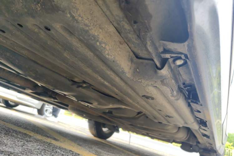 Used Toyota SIENNA 2011 2.7L Two-Wheel-Drive Automatic Trim Chassis Front Left