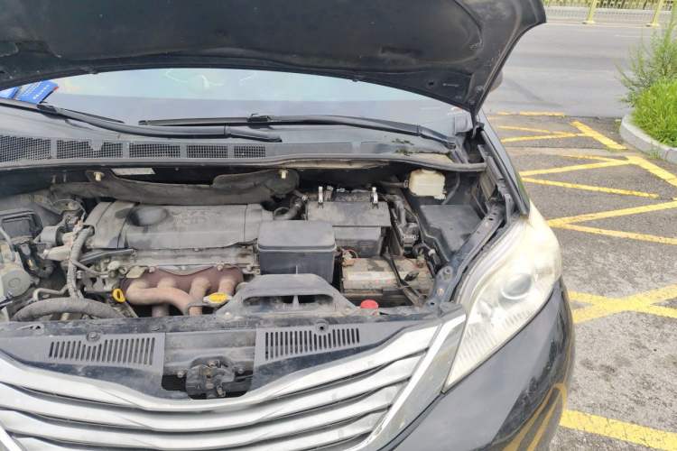 Used Toyota SIENNA 2011 2.7L Two-Wheel-Drive Automatic Trim Engine Bay Left
