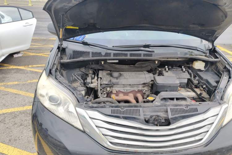 Used Toyota SIENNA 2011 2.7L Two-Wheel-Drive Automatic Trim Engine Bay Right