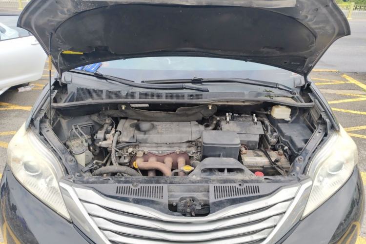Used Toyota SIENNA 2011 2.7L Two-Wheel-Drive Automatic Trim Engine Bay