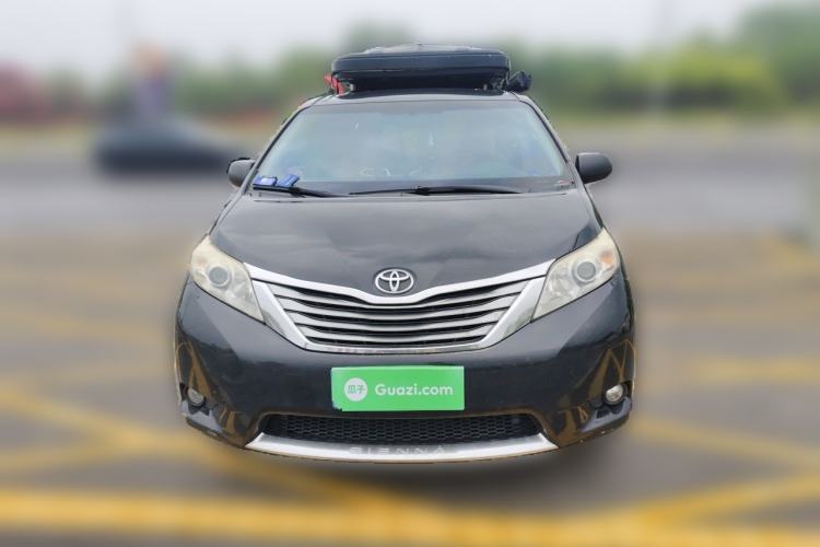 Used Toyota SIENNA 2011 2.7L Two-Wheel-Drive Automatic Trim Front
