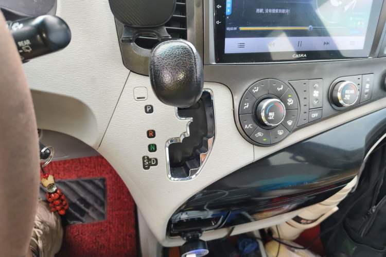 Used Toyota SIENNA 2011 2.7L Two-Wheel-Drive Automatic Trim Gear Lever