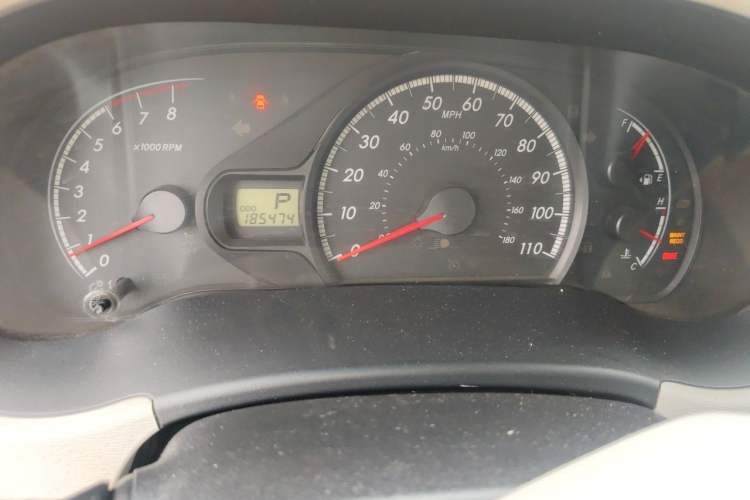 Used Toyota SIENNA 2011 2.7L Two-Wheel-Drive Automatic Trim Odometer Close Up