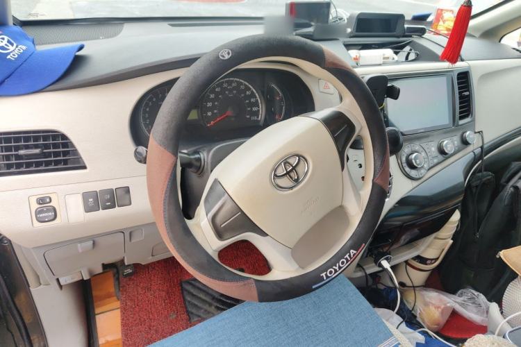 Used Toyota SIENNA 2011 2.7L Two-Wheel-Drive Automatic Trim Steering Wheel